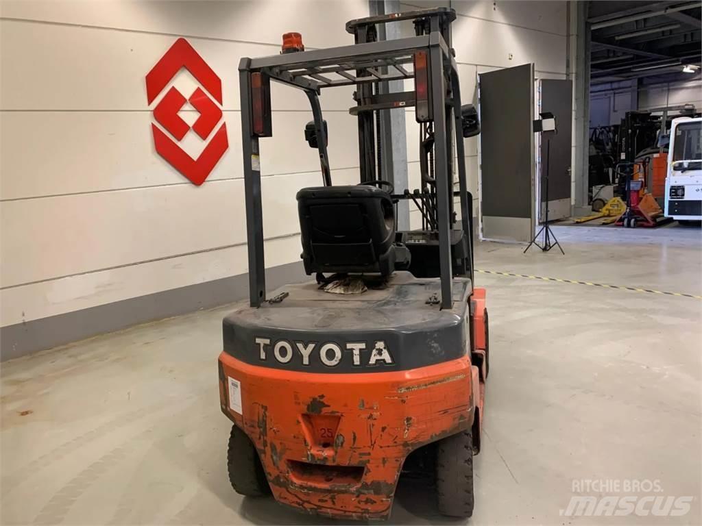 Toyota 8FBN25 Elektromos targoncák