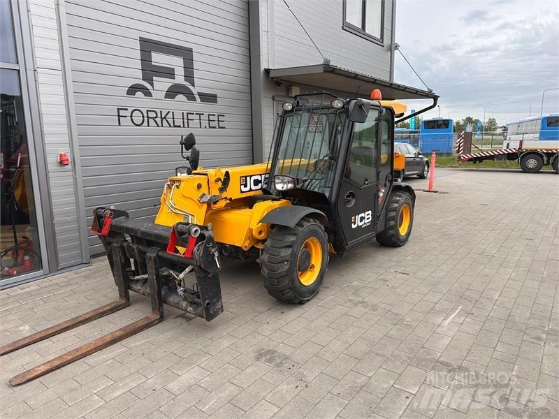 JCB 525-60 Teleszkópos rakodók