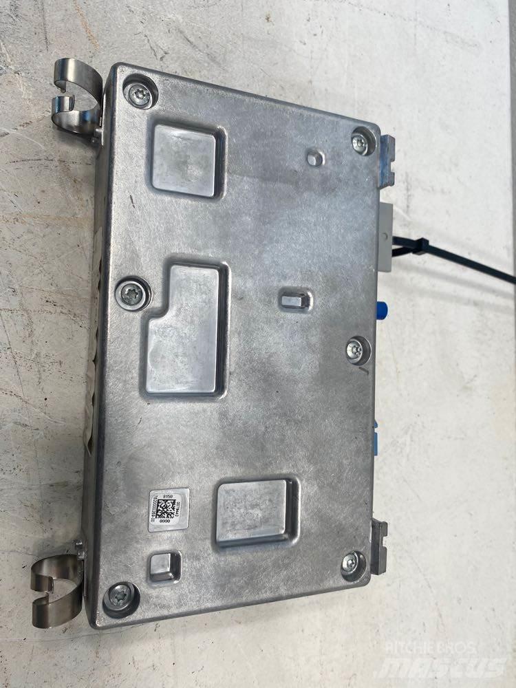 Bosch  Vezetőfülke és belső tartozékok