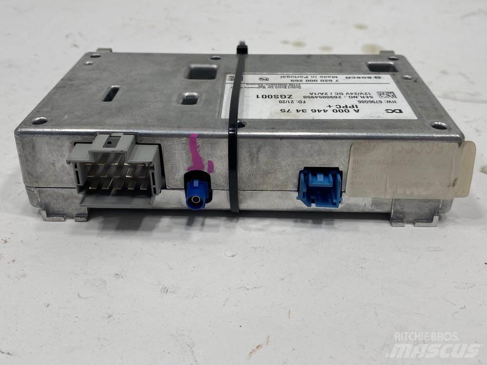 Bosch  Vezetőfülke és belső tartozékok