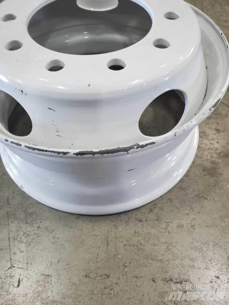 Ford F750 Gumiabroncsok, kerekek és felnik