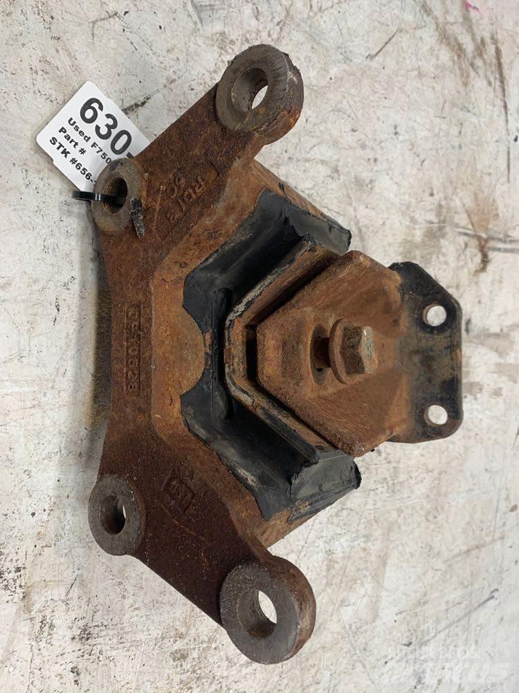 Ford F750 Vezetőfülke és belső tartozékok