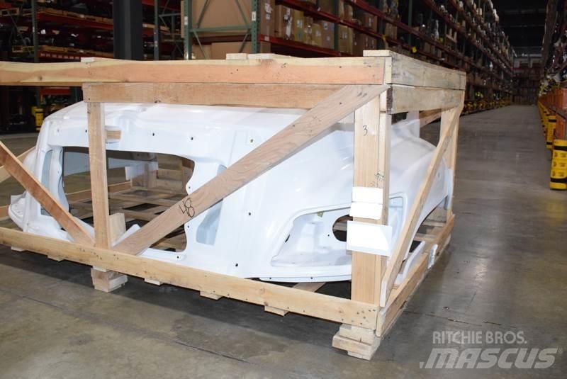 Hino 238 Vezetőfülke és belső tartozékok