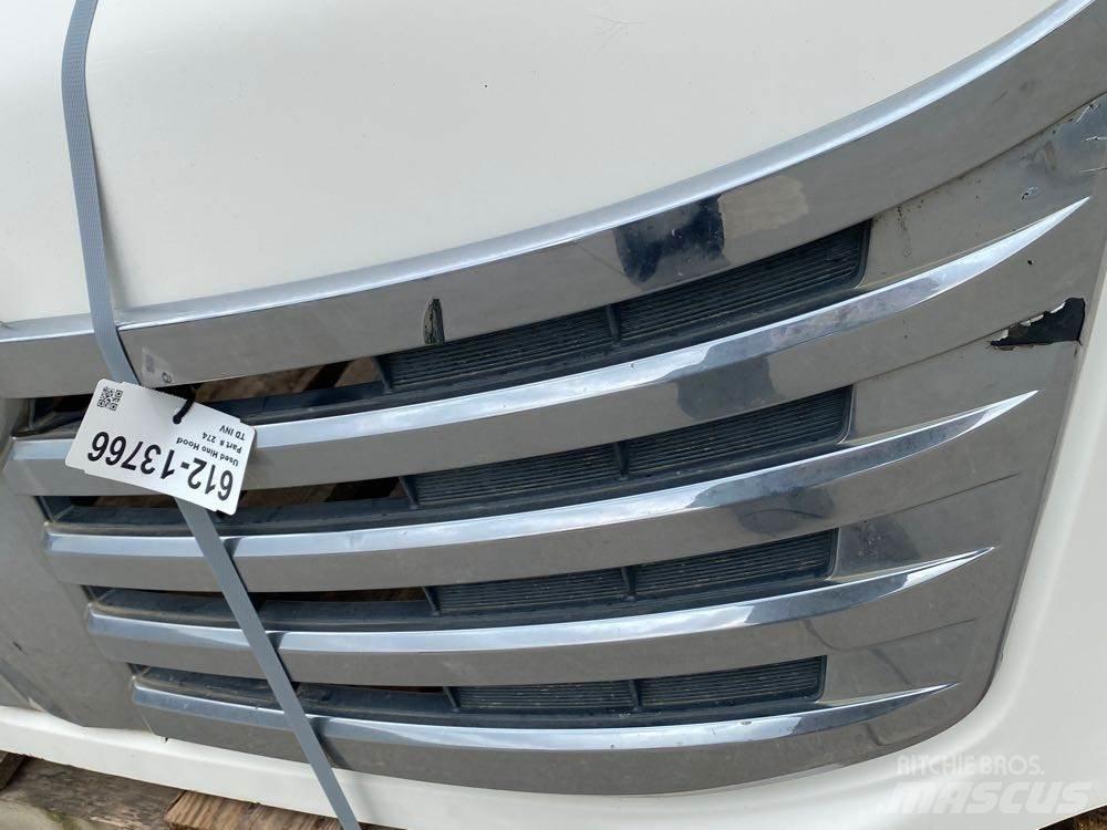 Hino 268 Vezetőfülke és belső tartozékok
