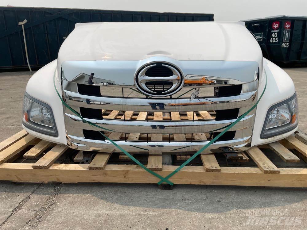 Hino 268 Vezetőfülke és belső tartozékok