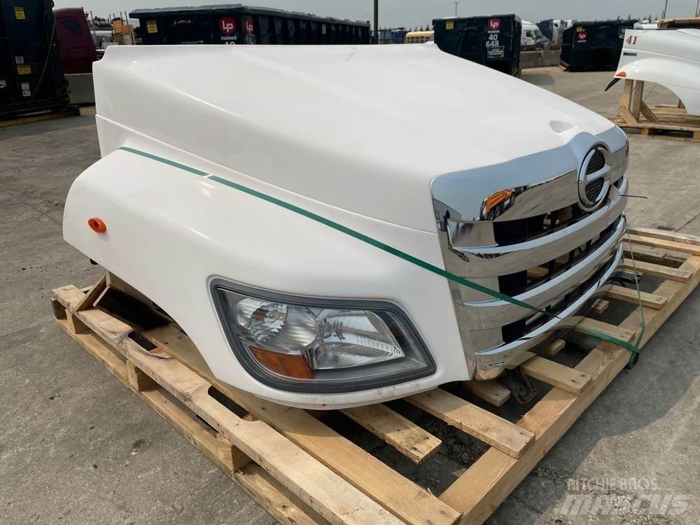 Hino 268 Vezetőfülke és belső tartozékok