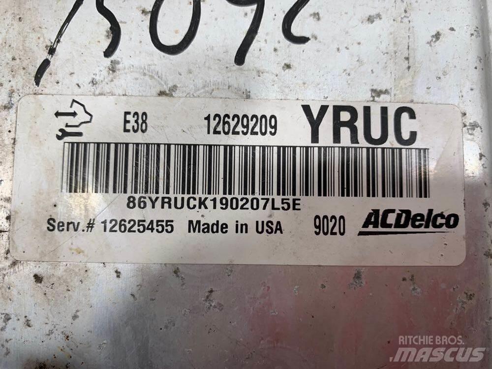 Isuzu NPR Vezetőfülke és belső tartozékok