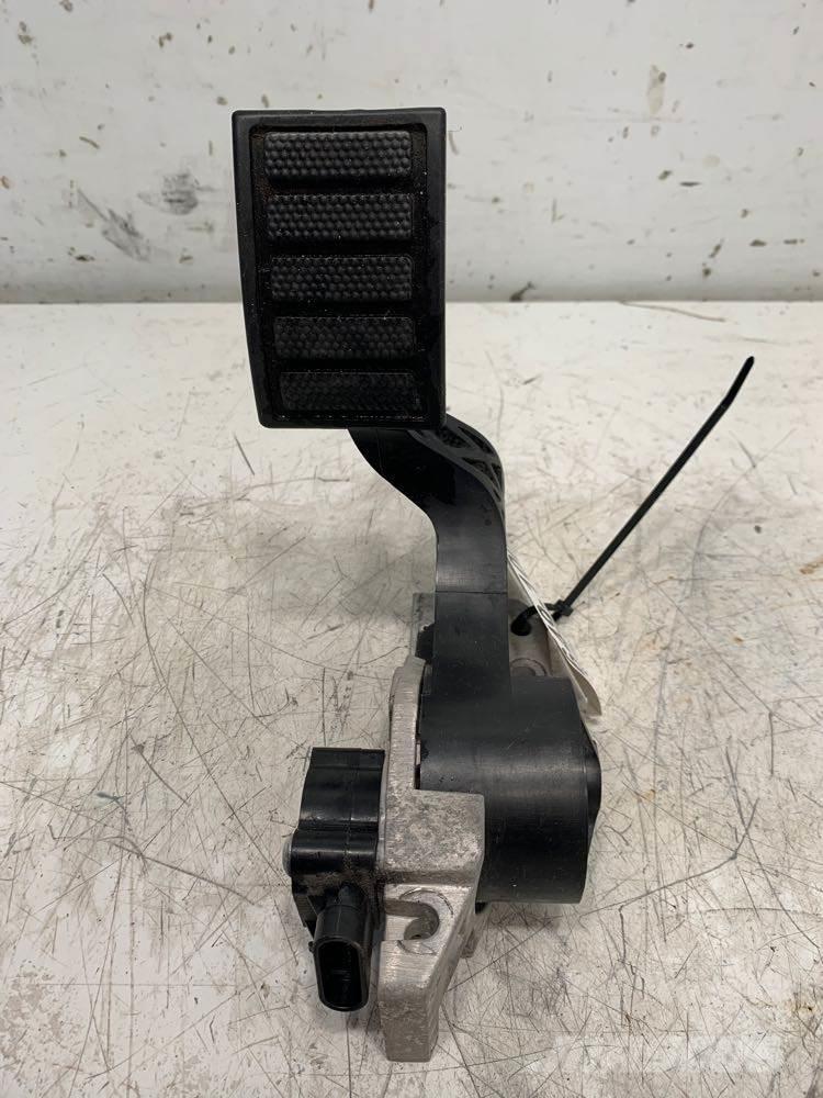 Volvo VNL Haszonjárművek - Egyéb