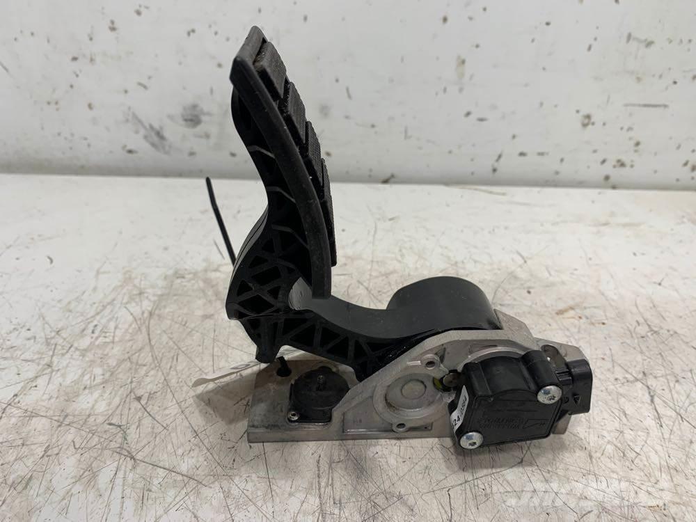 Volvo VNL Haszonjárművek - Egyéb