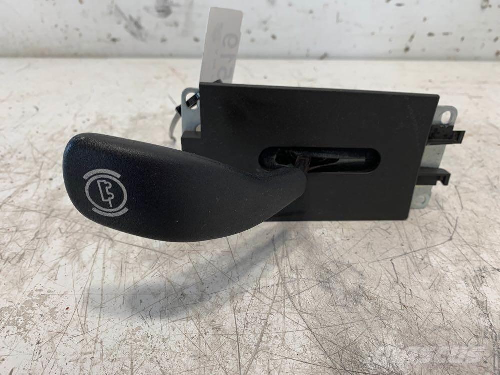 Volvo VNL Haszonjárművek - Egyéb