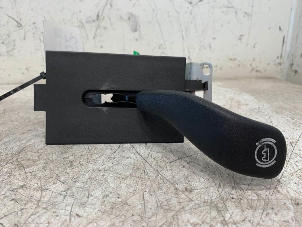 Volvo VNL Haszonjárművek - Egyéb