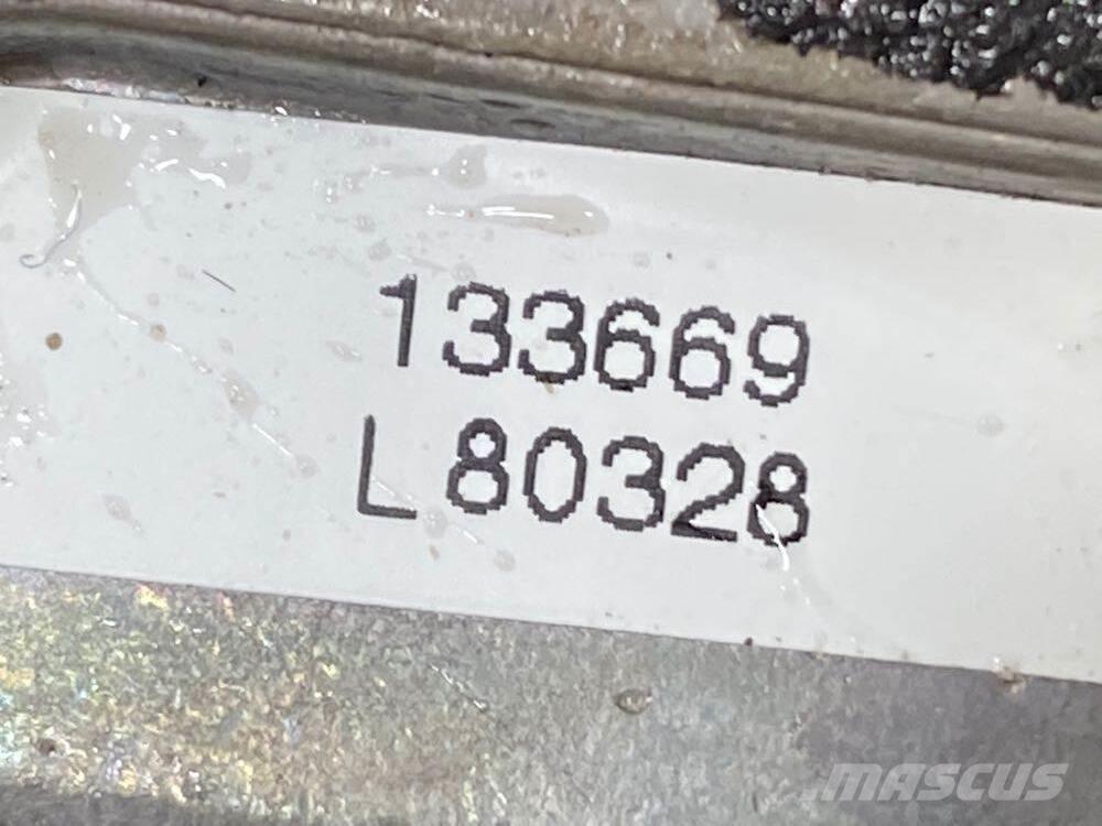 Volvo VNL Haszonjárművek - Egyéb