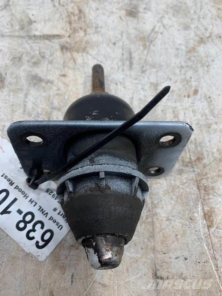 Volvo VNL Haszonjárművek - Egyéb