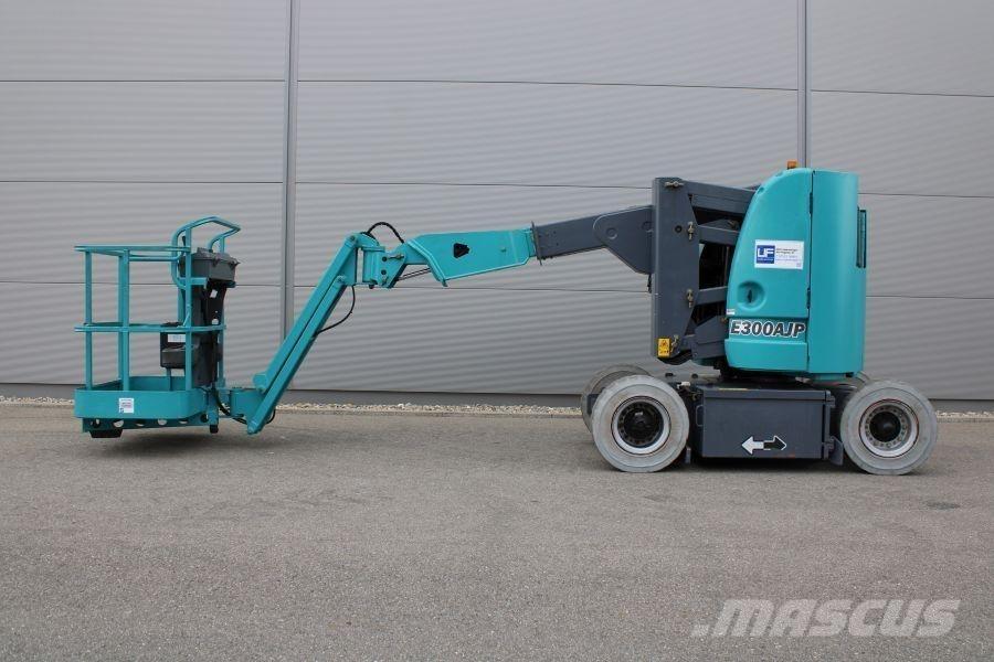 JLG E 300 AJP Karos emelők