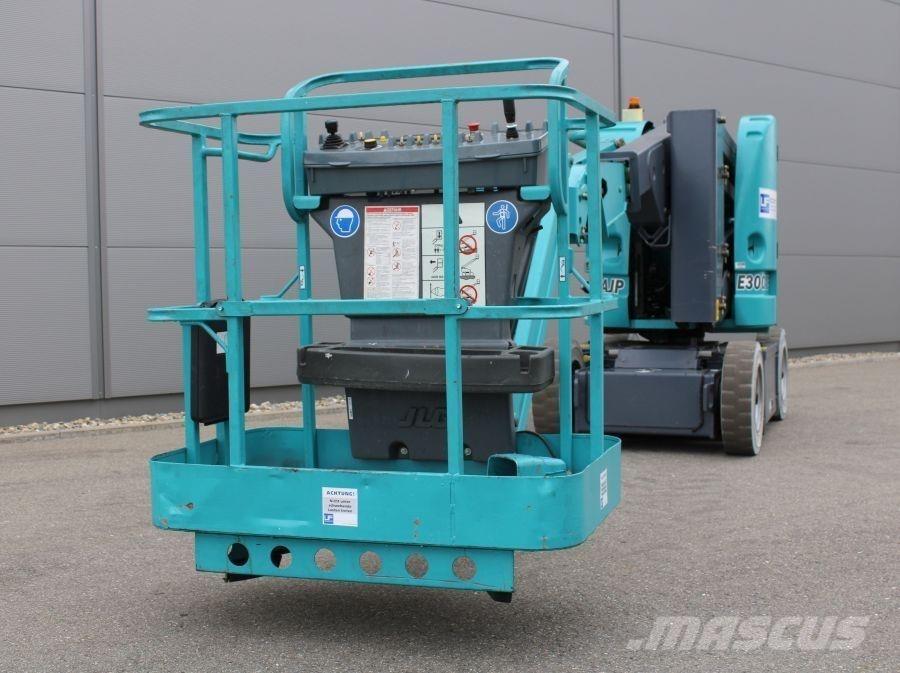 JLG E 300 AJP Karos emelők
