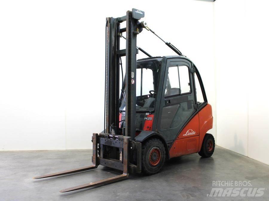 Linde H 25 D Dízel targoncák