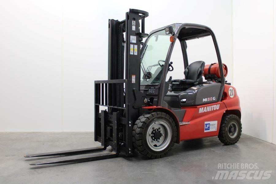Manitou MI 30 G Gázüzemű targoncák