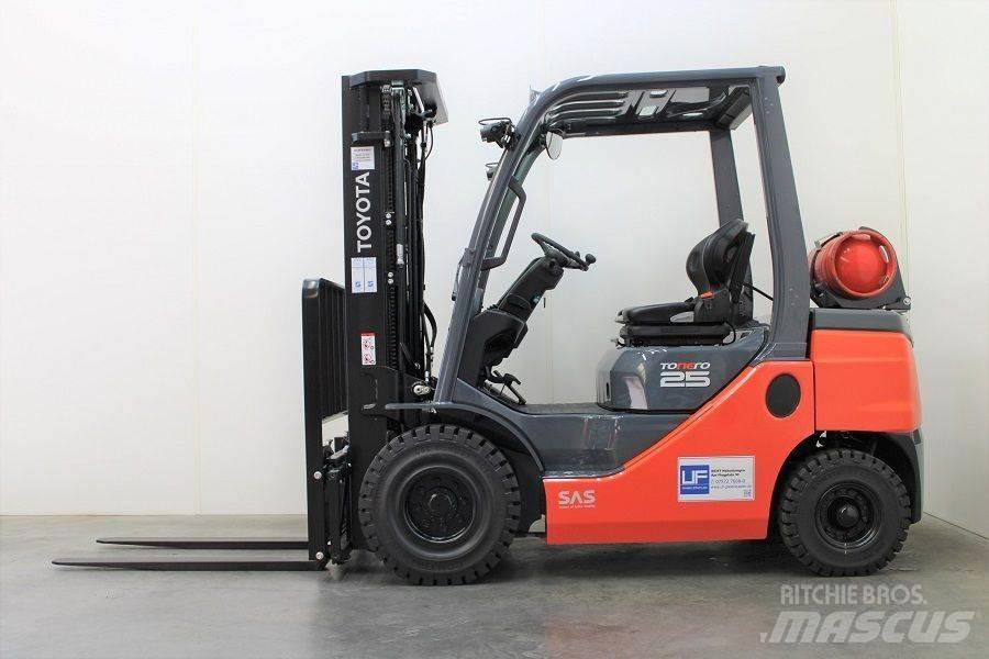 Toyota 02-8FGF25 Gázüzemű targoncák