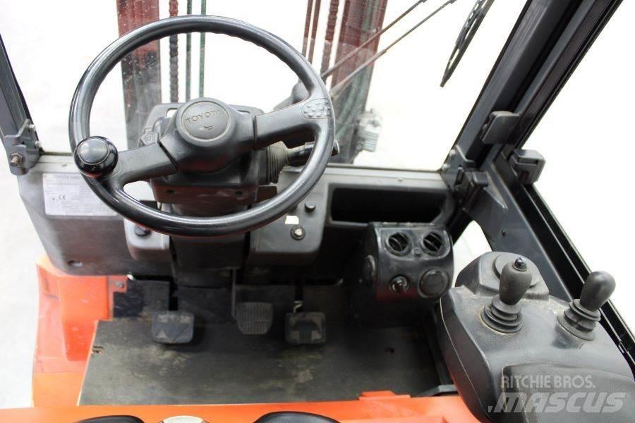 Toyota 7FBM25 Elektromos targoncák
