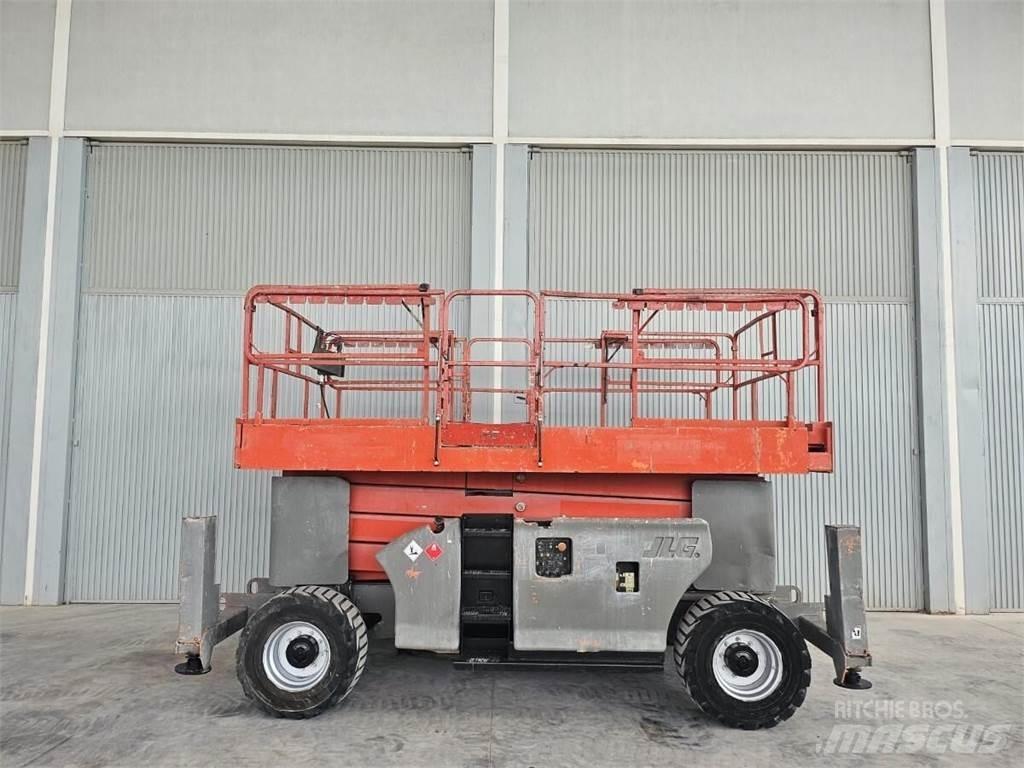 JLG 4394RT Ollós emelők