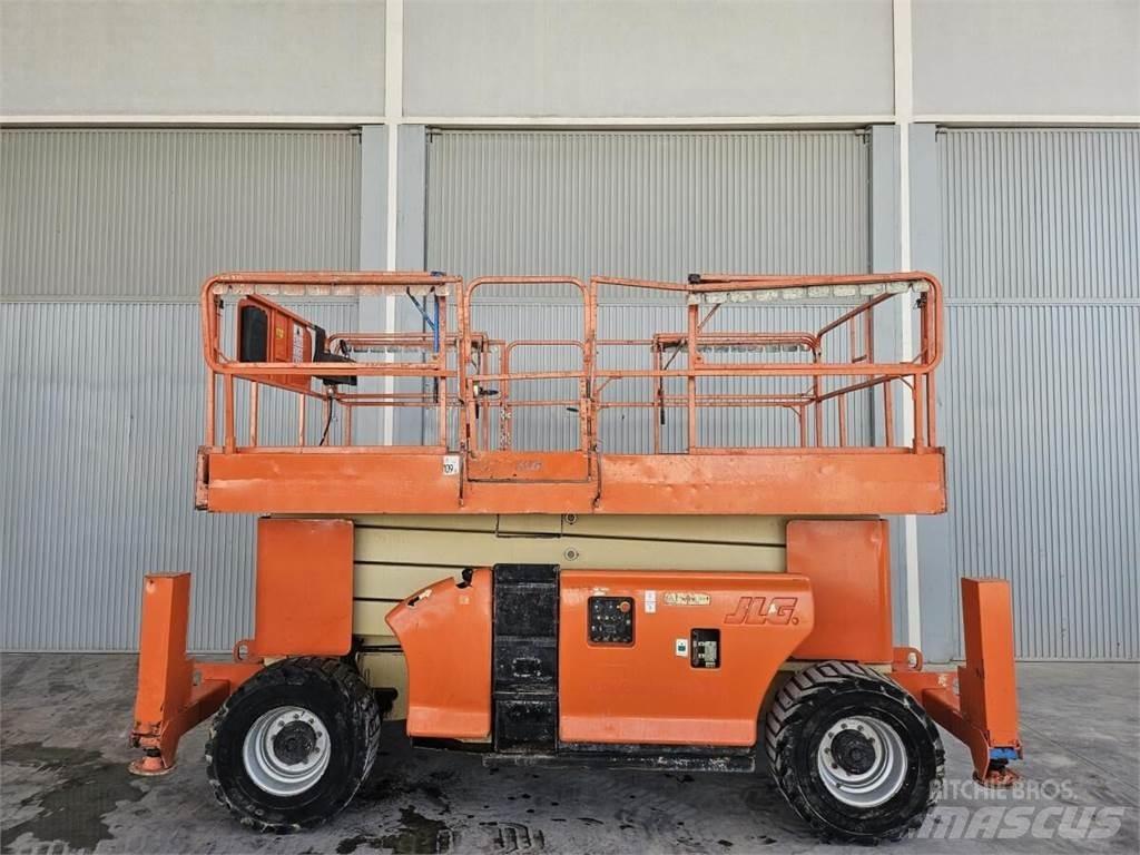 JLG 4394RT Ollós emelők