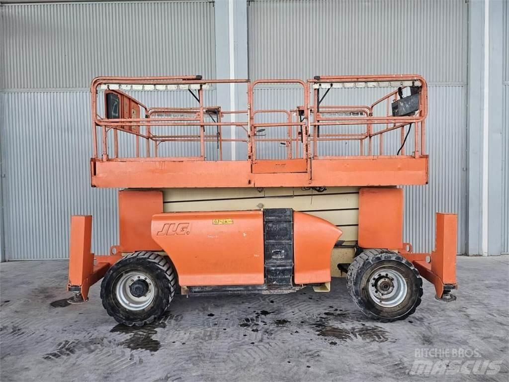 JLG 4394RT Ollós emelők