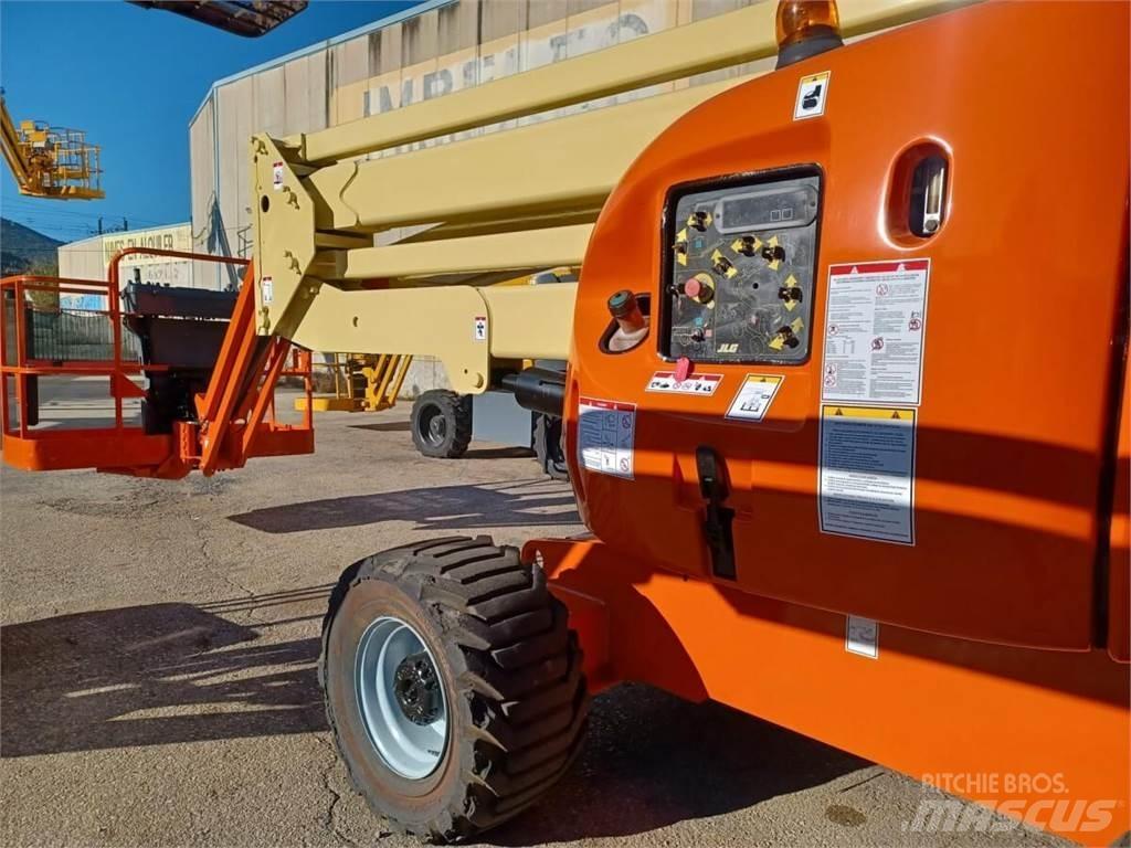 JLG 450AJ Karos emelők