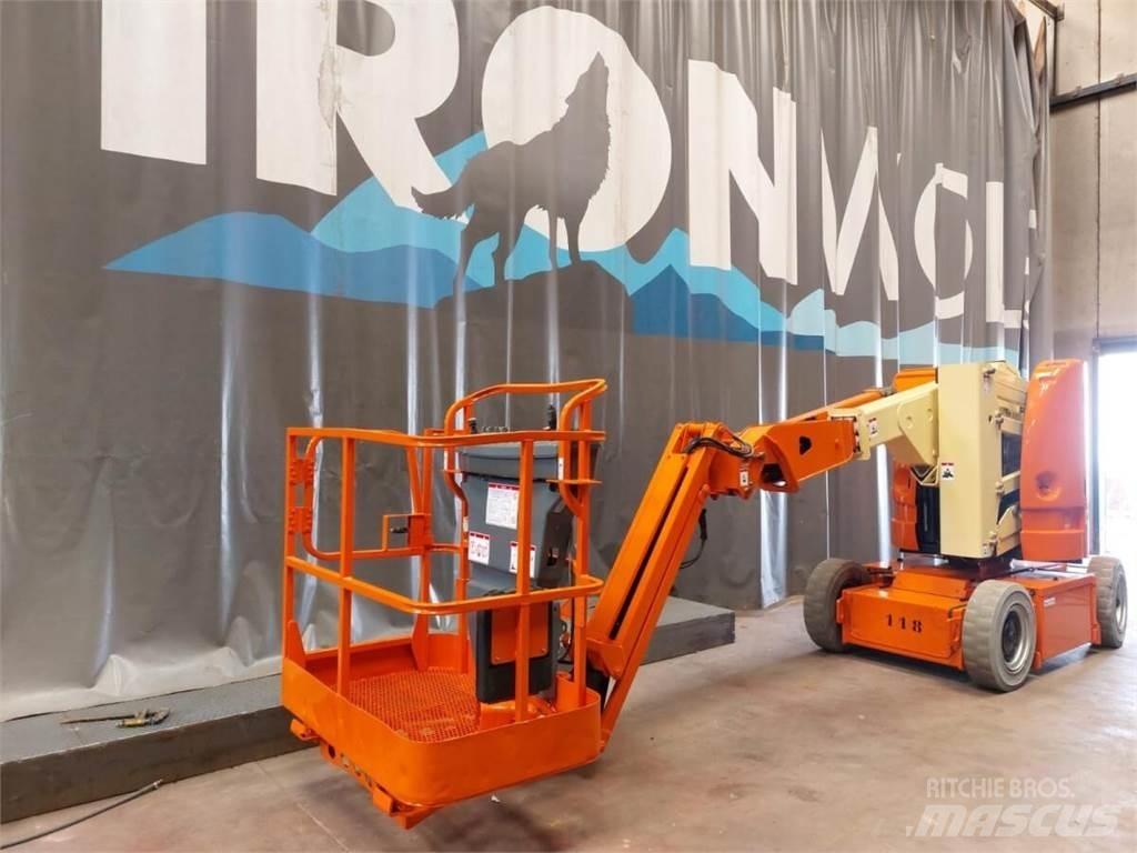 JLG E300AJP Karos emelők