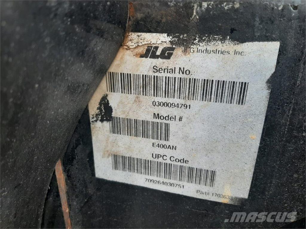 JLG E400AN Karos emelők