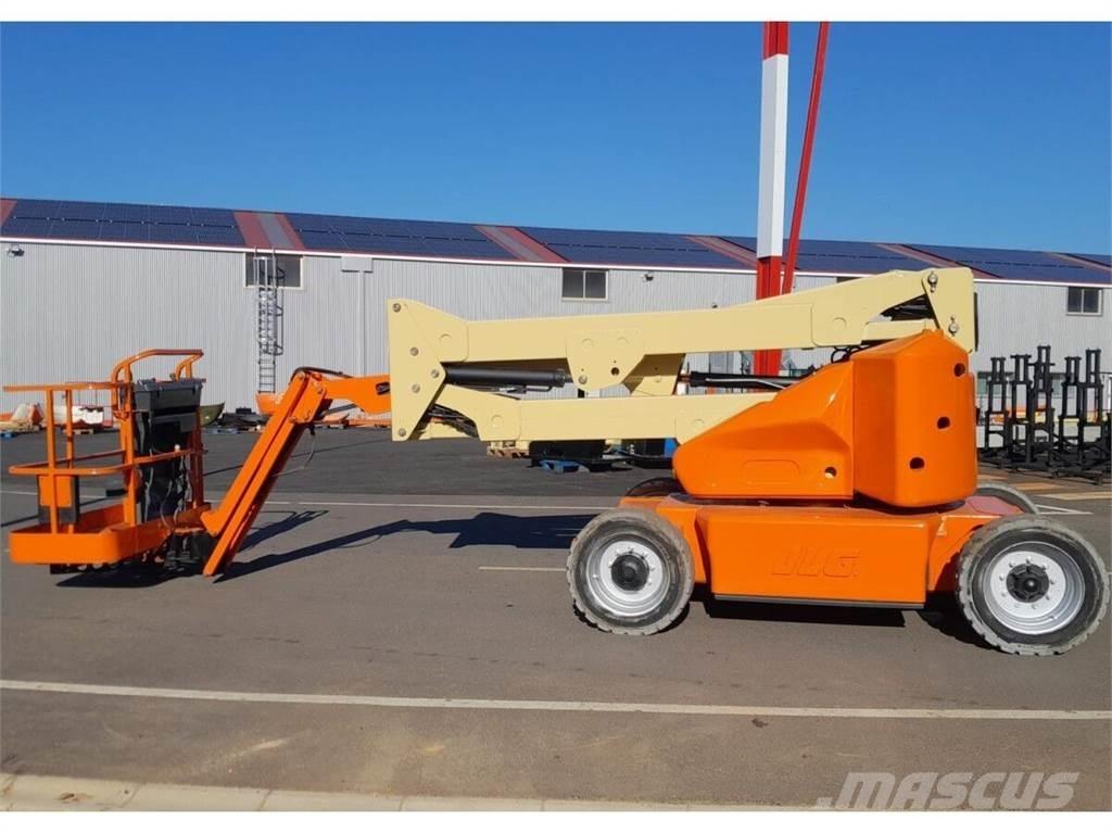 JLG E450AJ Karos emelők
