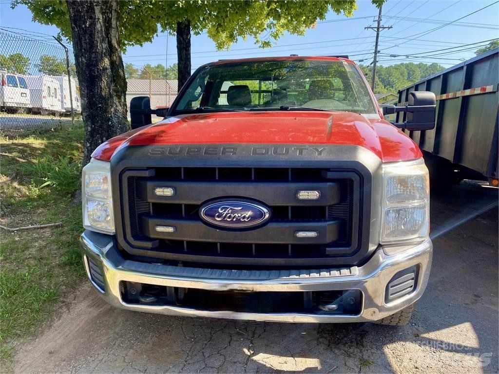 Ford F250 Platós / Ponyvás teherautók