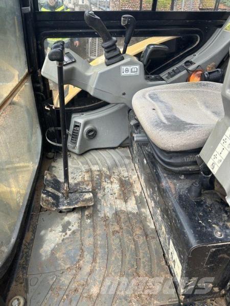 CAT 302.5C Mini kotrók < 7t