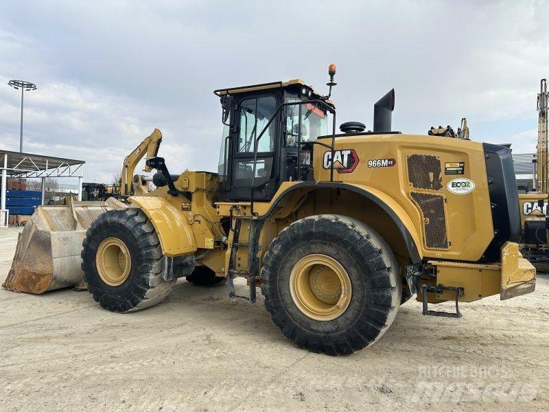 CAT 966M XE Gumikerekes homlokrakodók