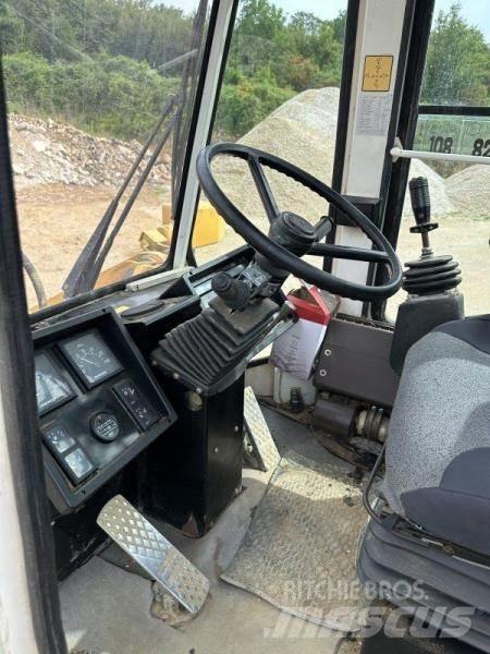 Daewoo MG200 Gumikerekes homlokrakodók