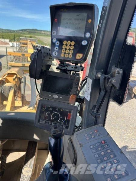 Liebherr L550 Gumikerekes homlokrakodók