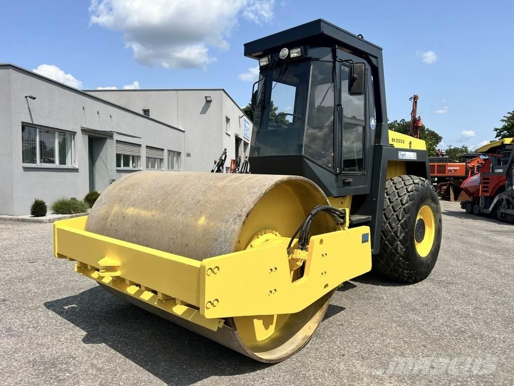 Bomag BW 213 D-2 Egydobos hengerek