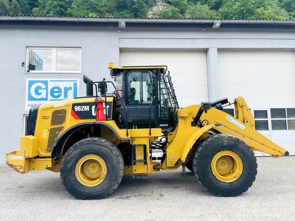 CAT 962M Gumikerekes homlokrakodók