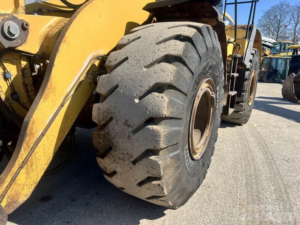 CAT 966 G Gumikerekes homlokrakodók