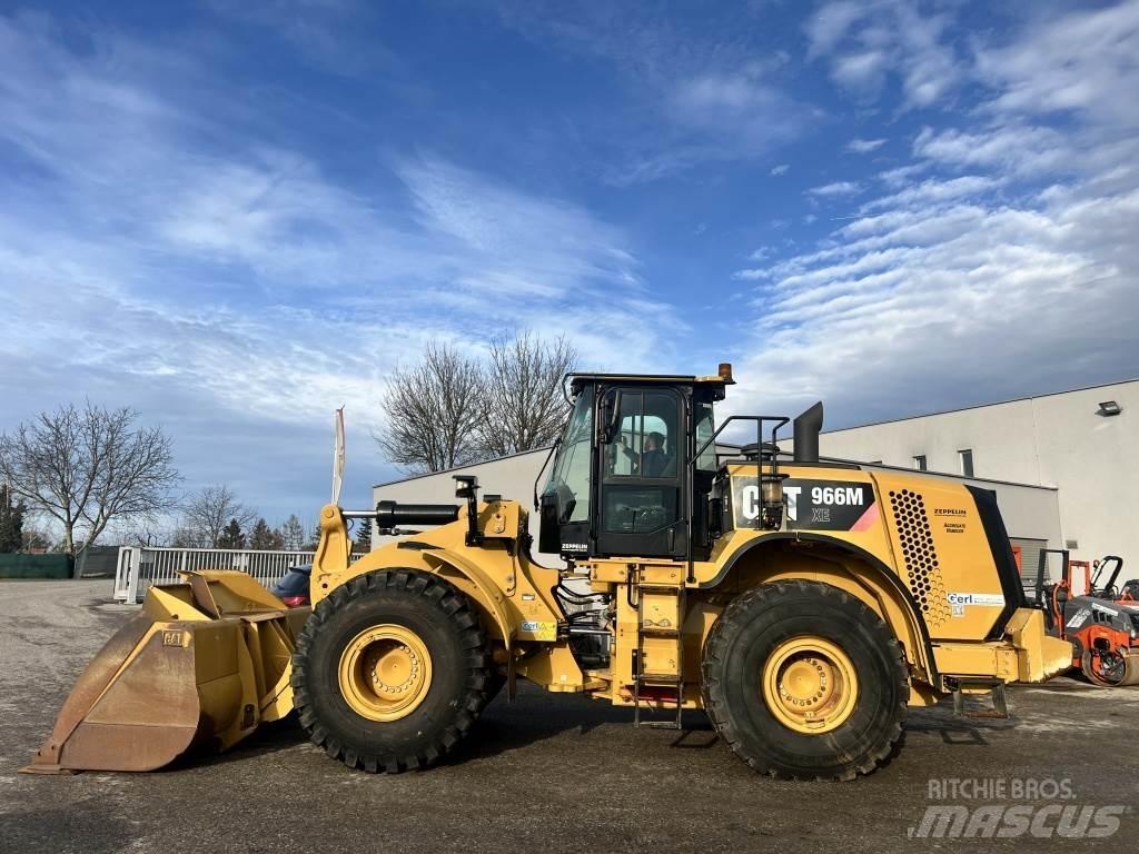 CAT 966 M XE Gumikerekes homlokrakodók