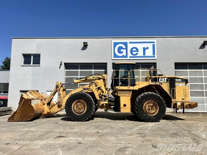 CAT 988 G Gumikerekes homlokrakodók