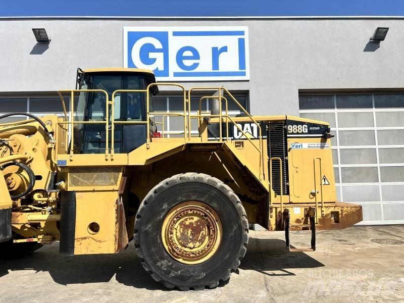 CAT 988 G Gumikerekes homlokrakodók
