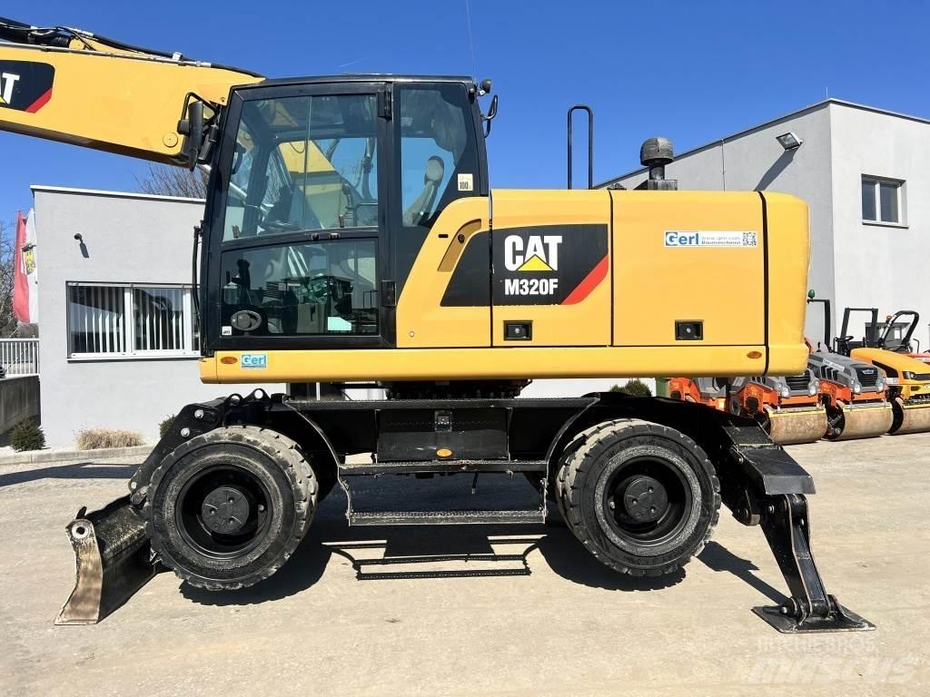 CAT M 320 F Gumikerekes kotrók