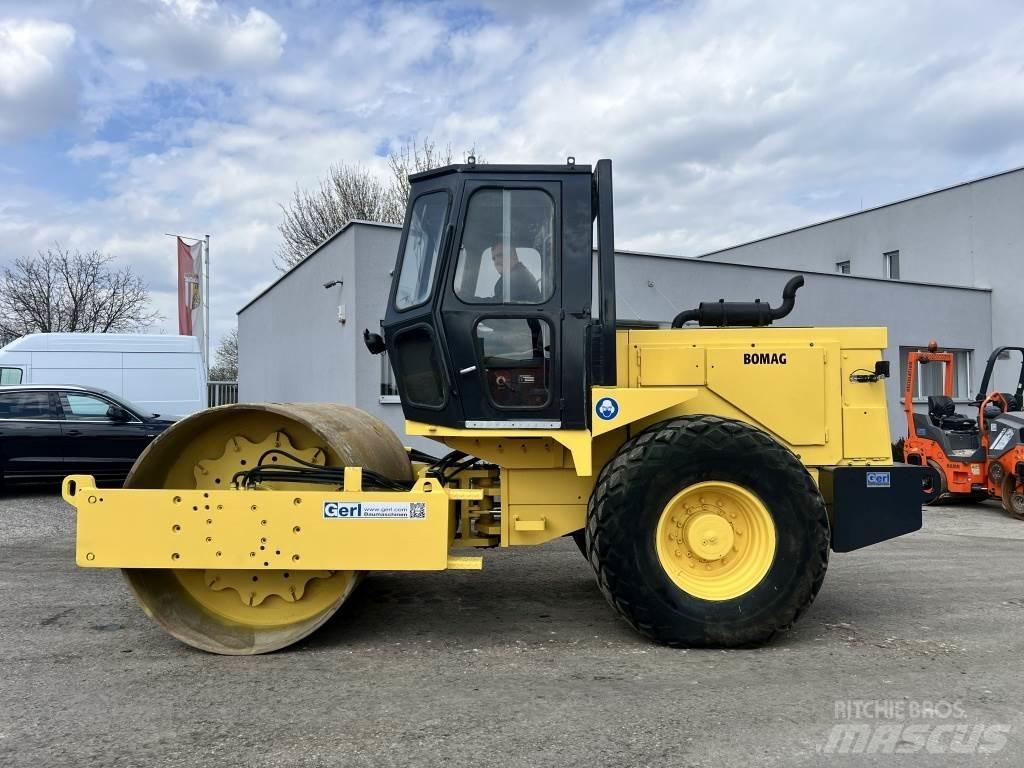 JCB Vibromax W 1402 D Egydobos hengerek