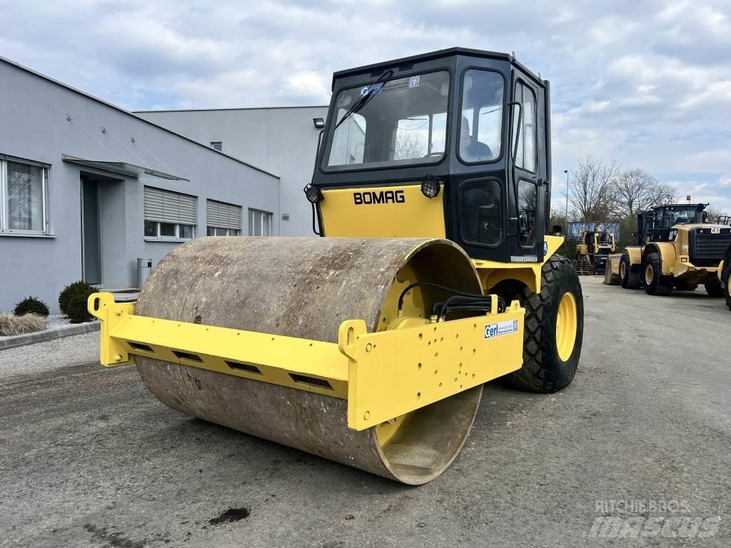 JCB Vibromax W 1402 D Egydobos hengerek