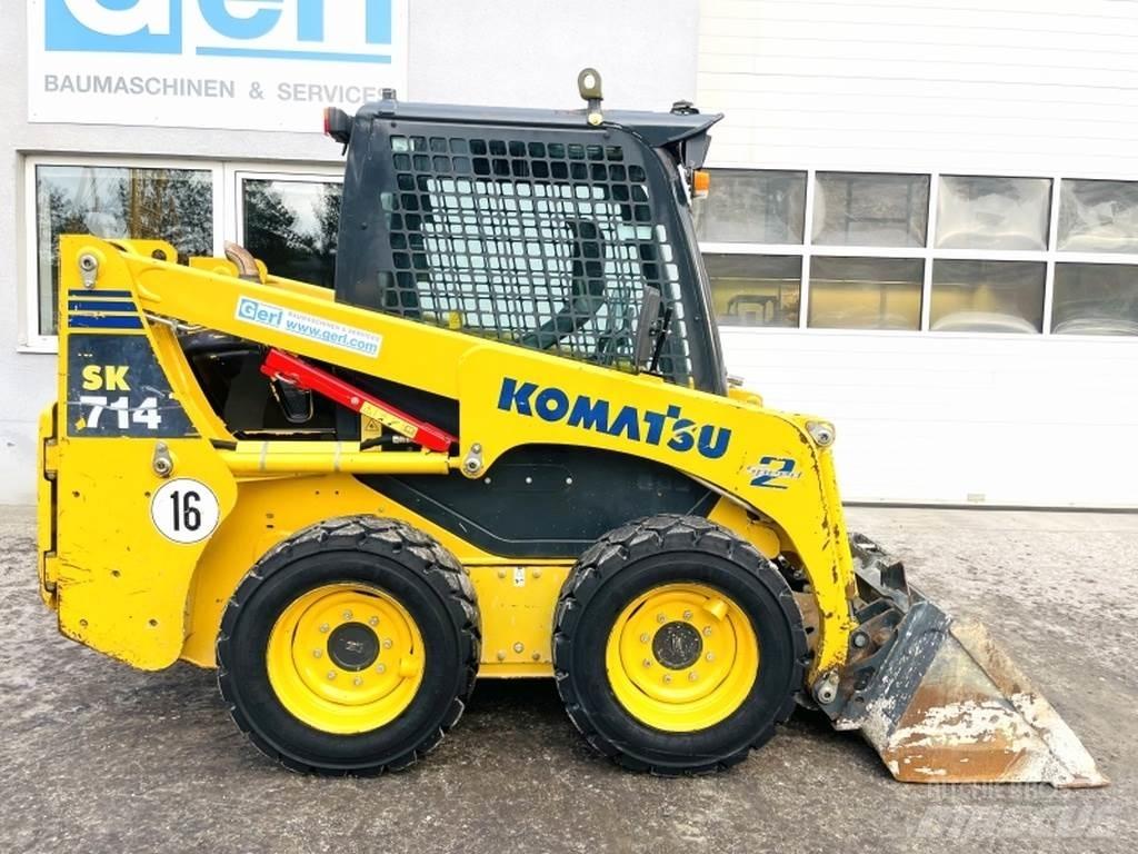 Komatsu SK714 Kompaktrakodók