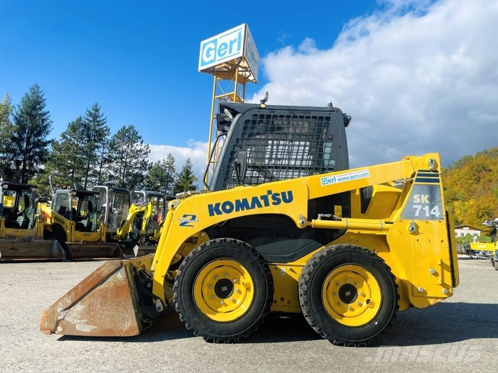 Komatsu SK714 Kompaktrakodók