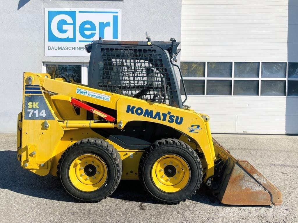 Komatsu SK714 Kompaktrakodók
