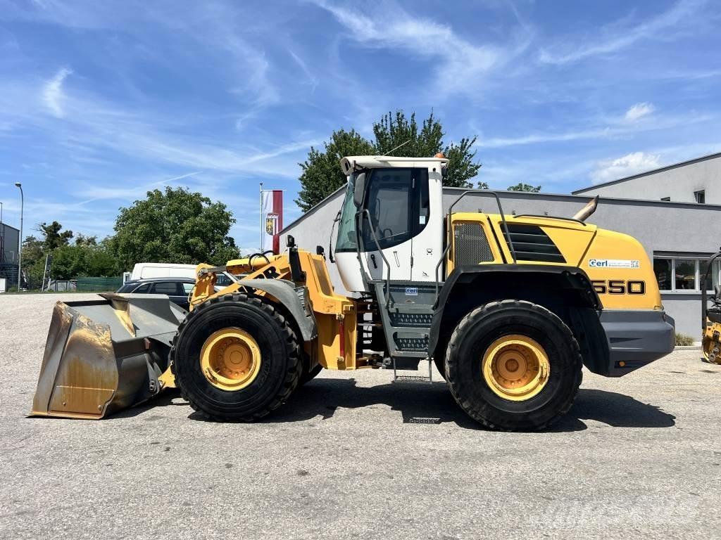Liebherr L 550 Gumikerekes homlokrakodók