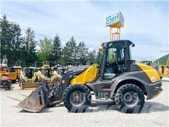 Mecalac AS900 Gumikerekes homlokrakodók