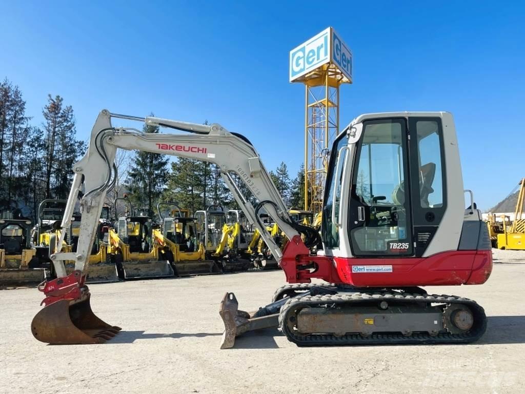 Takeuchi TB235 Mini kotrók < 7t